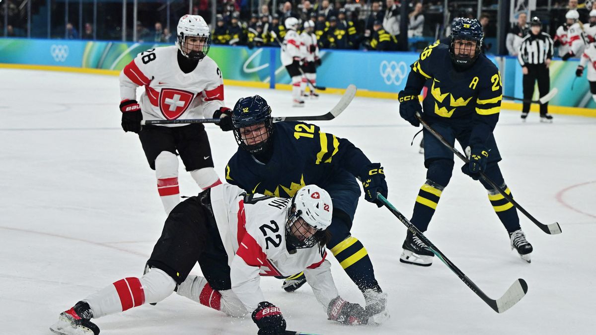 Švýcarky v prodloužení trefily bronz, Švédsko zažívá další hokejové zklamání